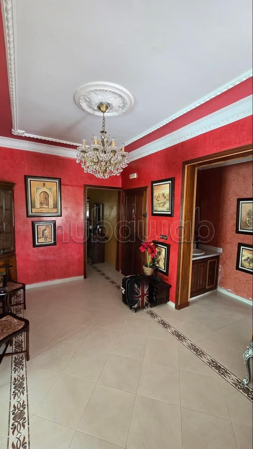 Bel appartement à vendre à M'Diq. 2 chambres. Salon traditio...