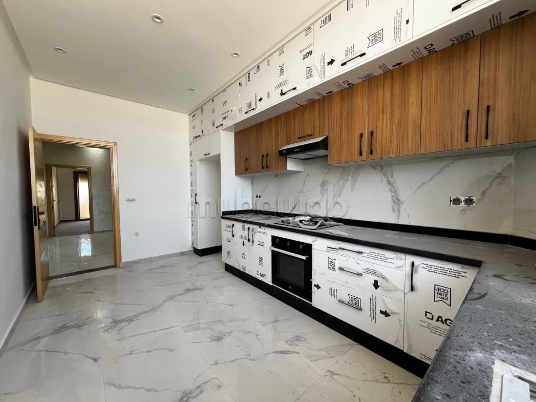 Appartement neuf 1er étage, au nouveau quartier