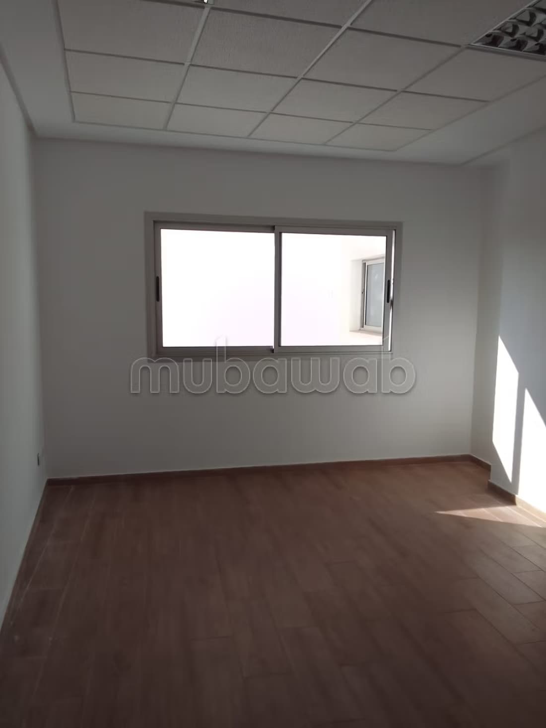 Bureau vide à louer