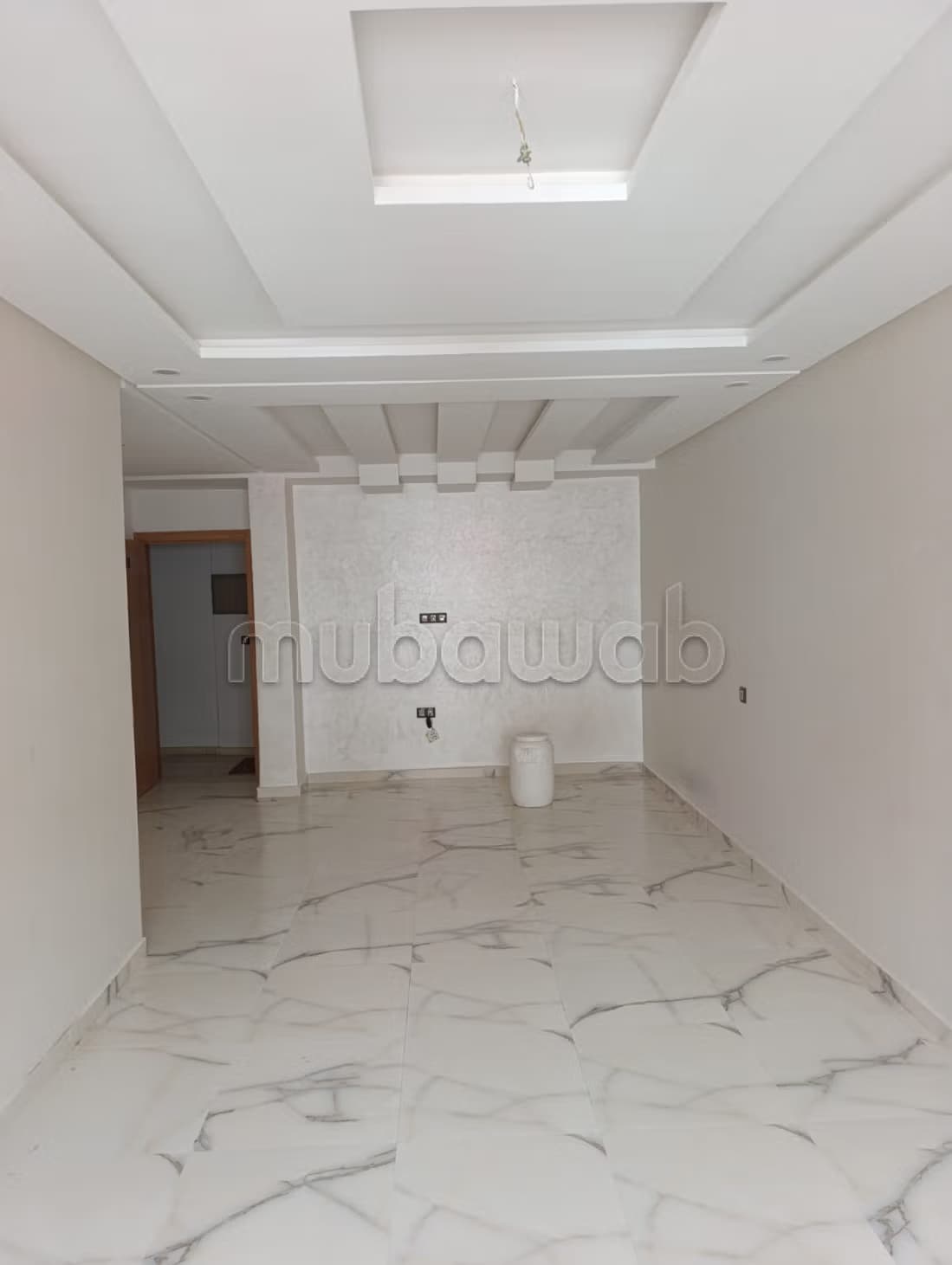 Louez cet appartement à Wifak. Surface totale 105 m². Antenn...