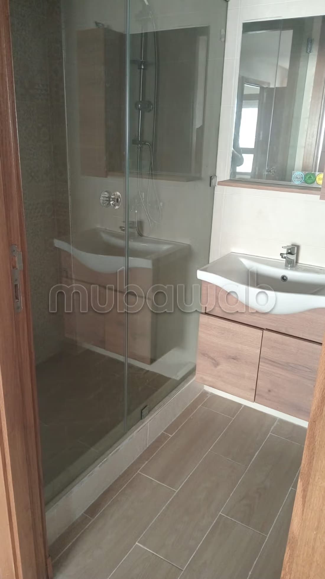 Appartement en location à Wifak. Superficie 90 m². Antenne p...