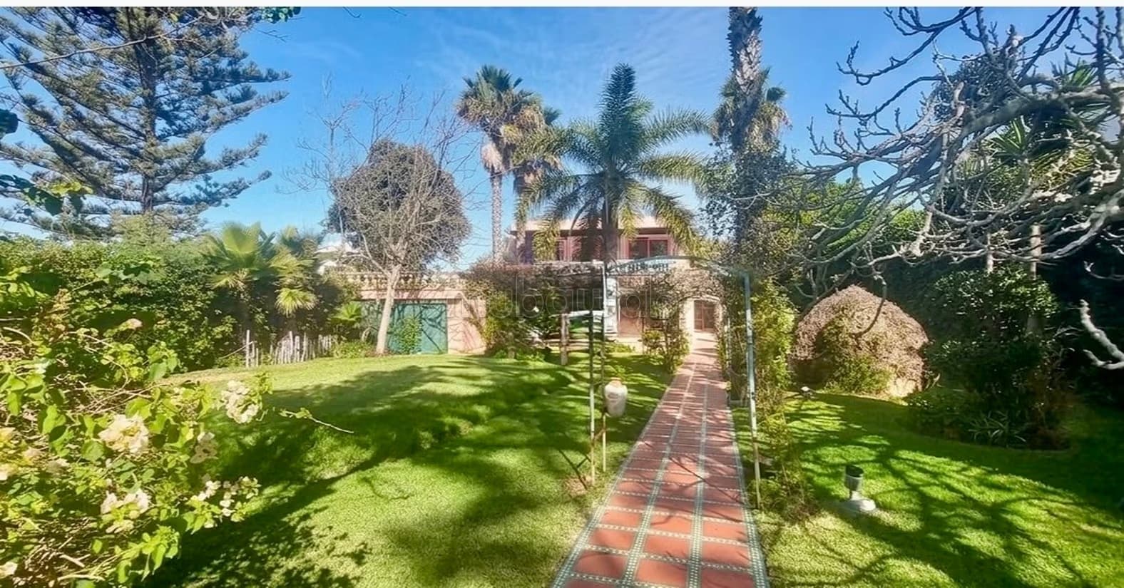 À vendre à Ain Diab Zoom Zoom