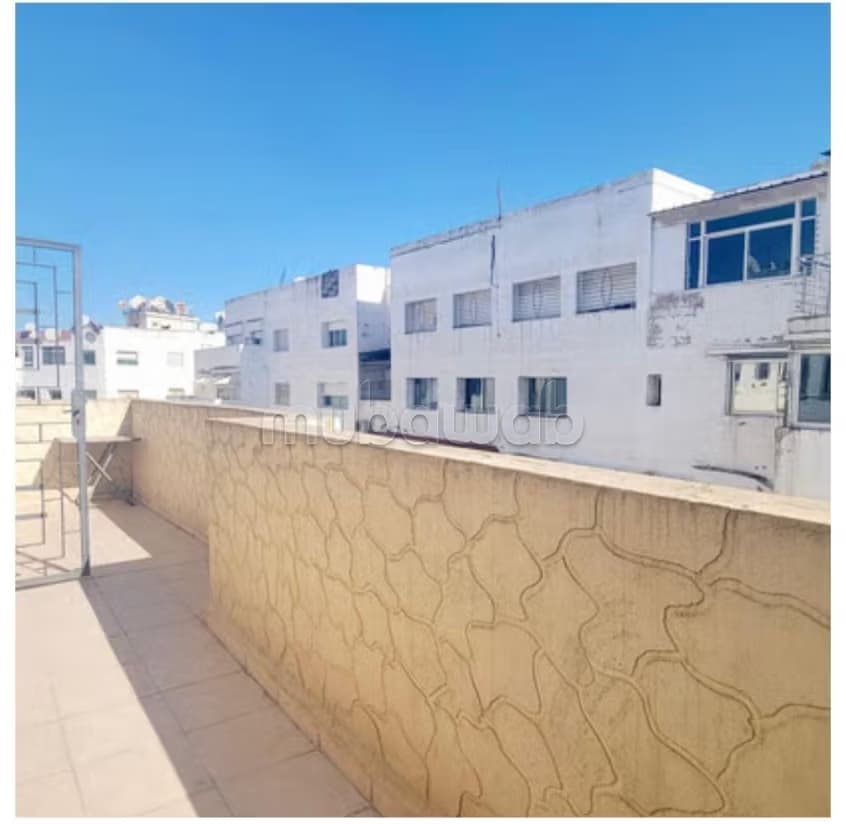 A vendre studio duplex à la Gironde 5,6 étages 79 m2