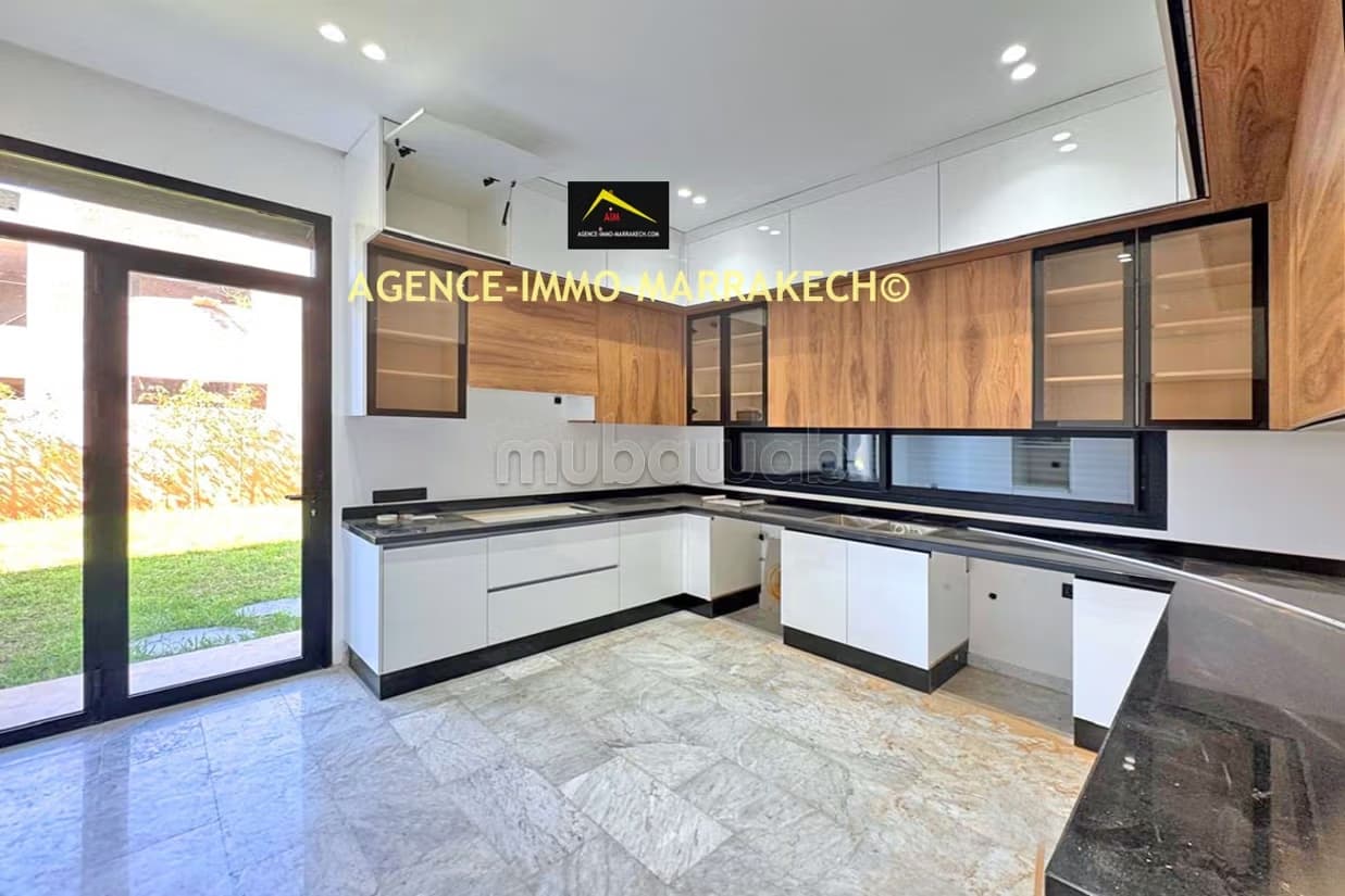 Villa à vendre, 3 Suites, 3 Façades, Piscine