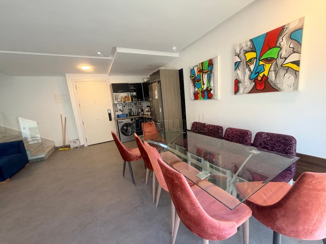 Vend duplexe à racine. Surface totale 100 m²