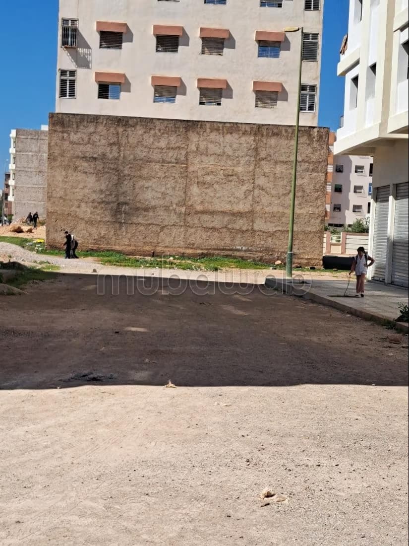 Terrain à vendre à Hay Bensouda. Superficie 288 m²