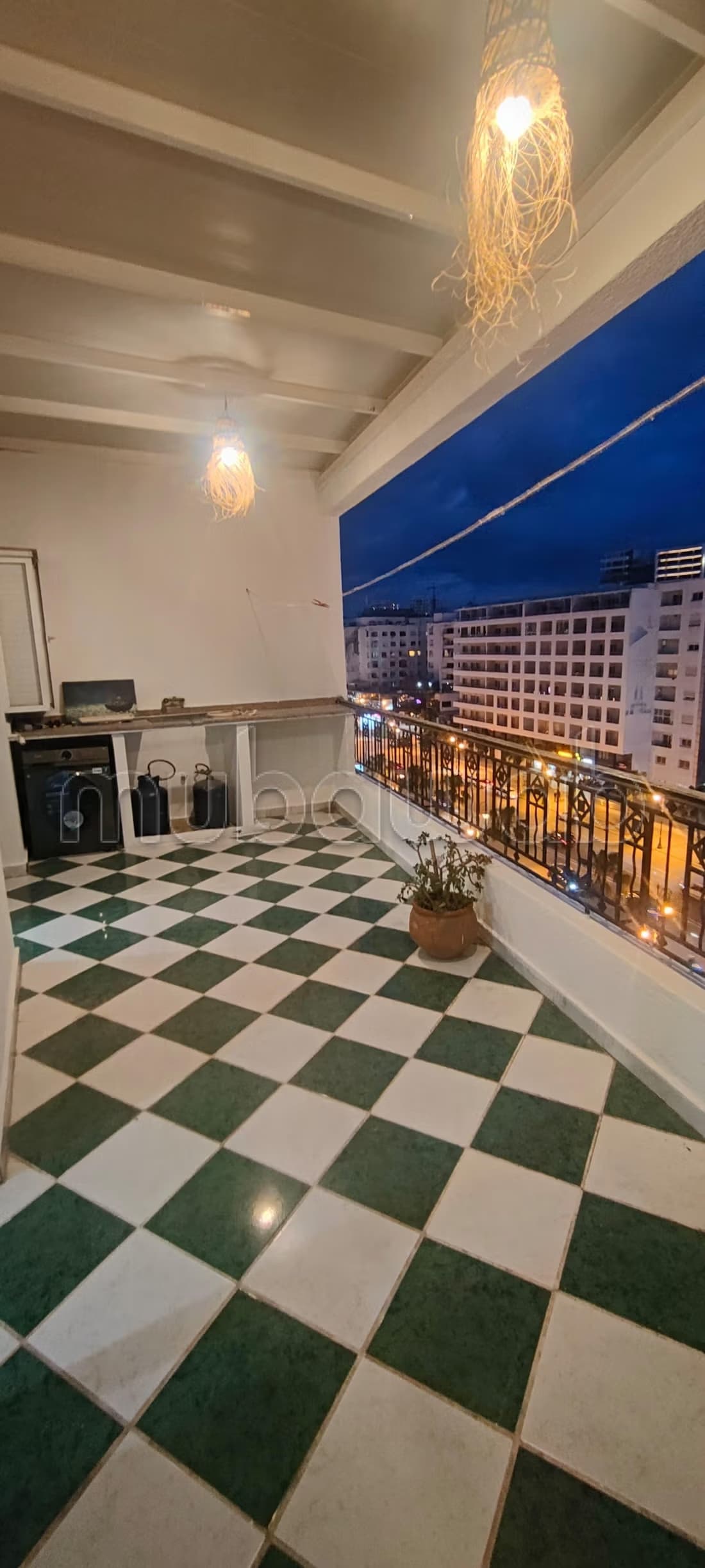 Studio 57 metres a kindeski tres bon emplacement