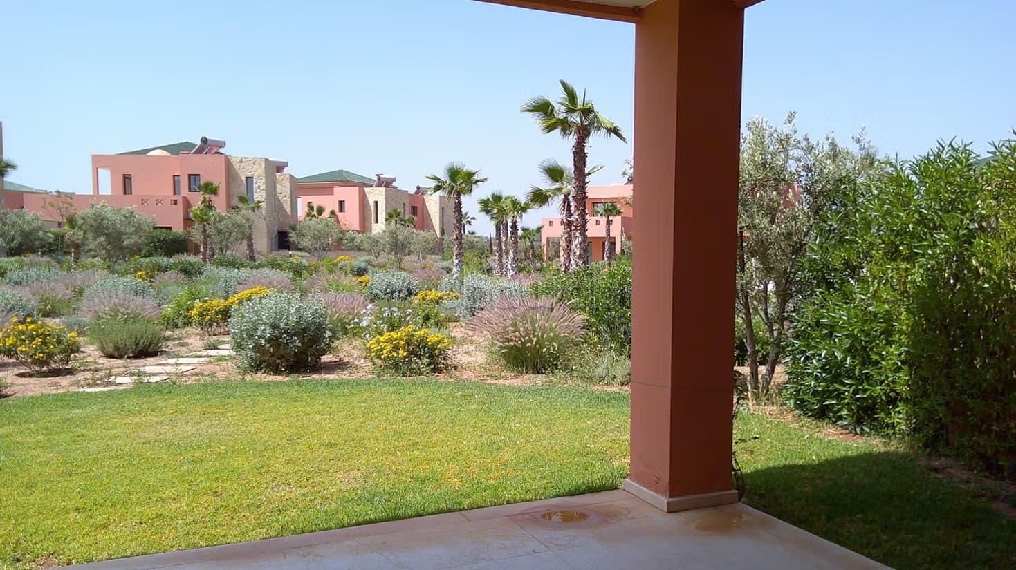 Villa a Louer vide dans un domaine avec piscine