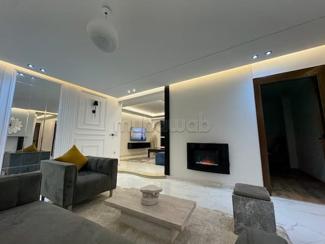 Superbe appartement à louer à La Ville Haute. Superficie 120...