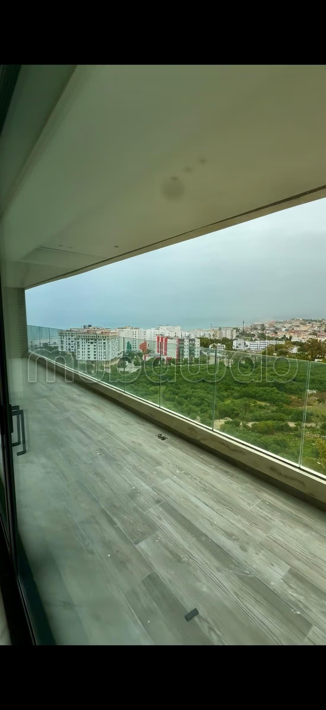 Bel appartement non meublé en location avec vue sur mer