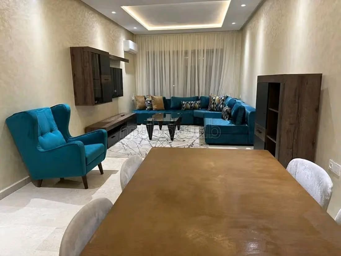 Appartement à louer à Bouchouaf. 1 Pièce. Salon typique mar...