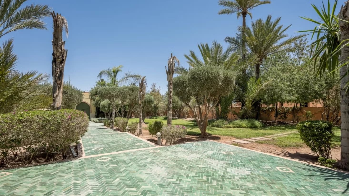 Location villa de luxe à Ennakhil Palmeraie. 5 belles chamb...