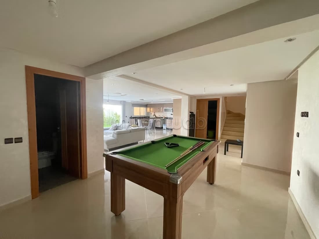 Villa meublée a louer au quartier Glof