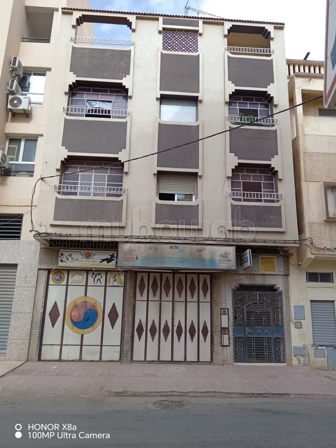 Maison avec locaux commerciaux 400m2 Boudir