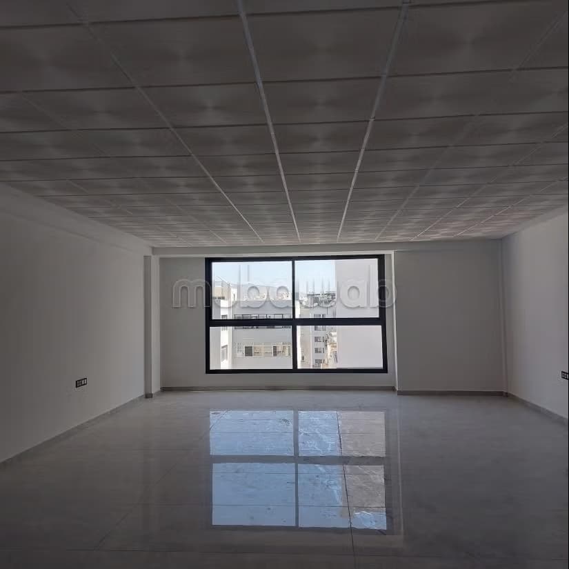 Plateau de bureau neuf très haut standing de 72 m2