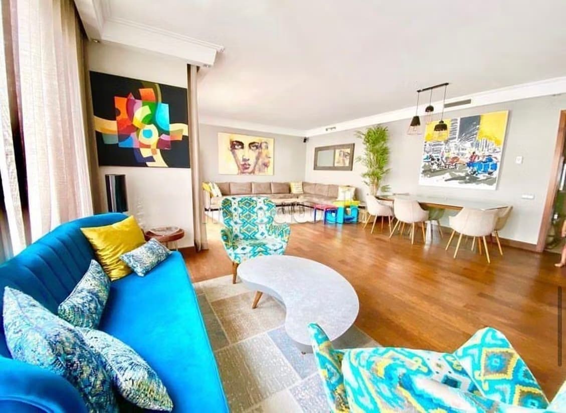 Vente d'un très bel appartement à Racine. Superficie 168 m²...