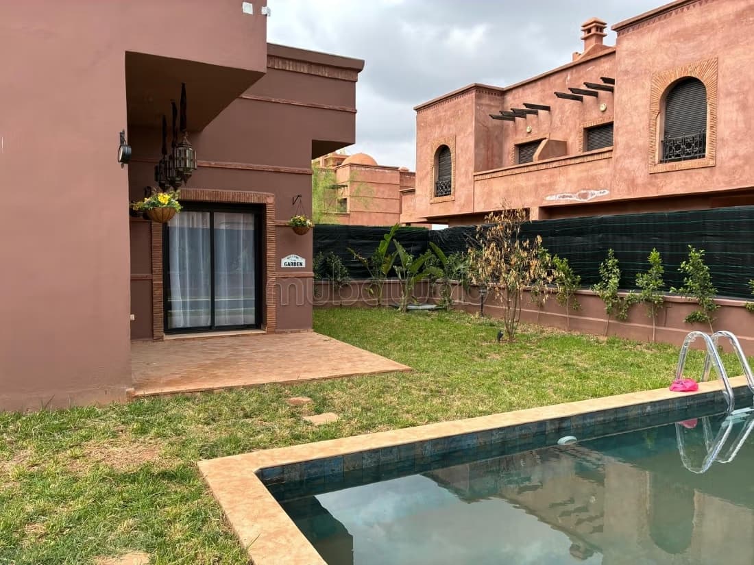 À vendre maison avec piscine