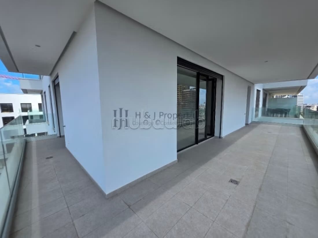 Appartement t4 de 186m² – 3 chambres – grande terr