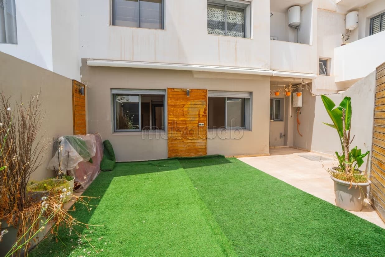 Grand appartement avec cour – 157m²