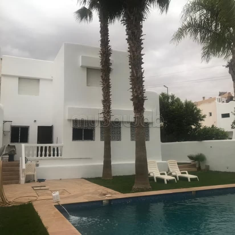 Magnifique villa à vendre à Riad isli. Superficie 450 m². Me...