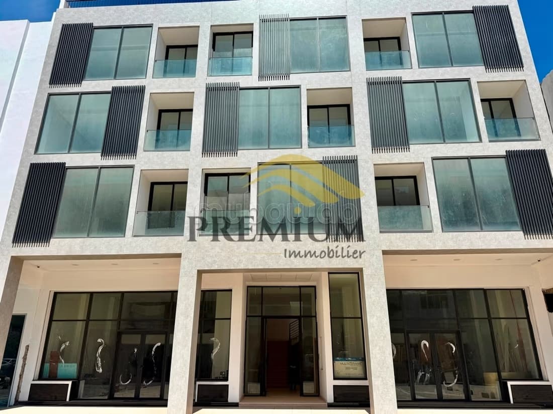 Immeuble neuf à louer à Oulad Mtaa