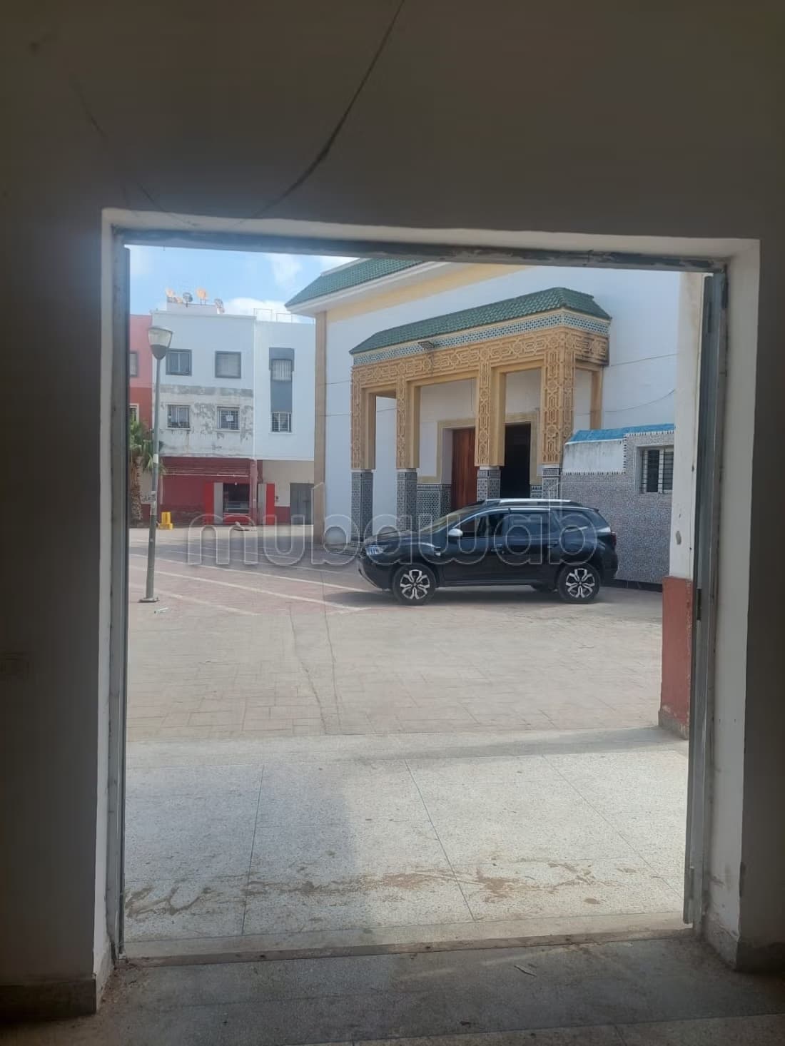 Bureaux et magasins à vendre dans le quartier Al-Anbiath