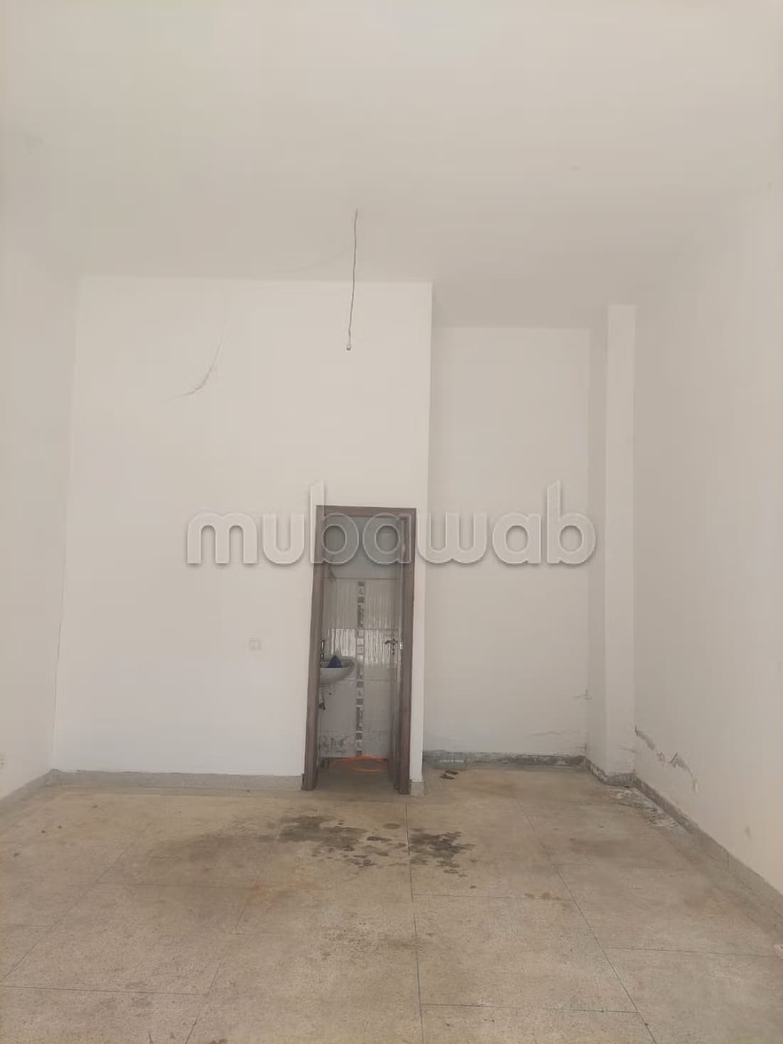 Bureaux et magasins à vendre dans le quartier Al-Anbiath