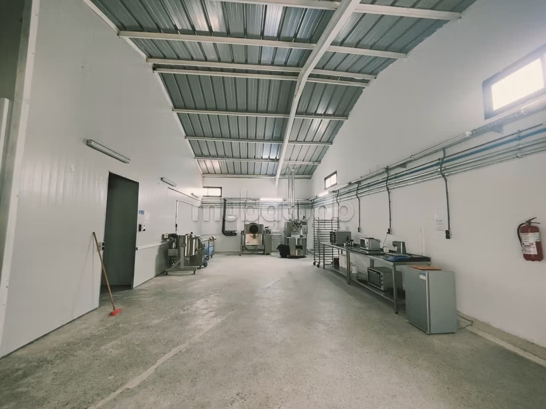 Usine en vente à Aïn Sebaâ. Surface de 1400 m²