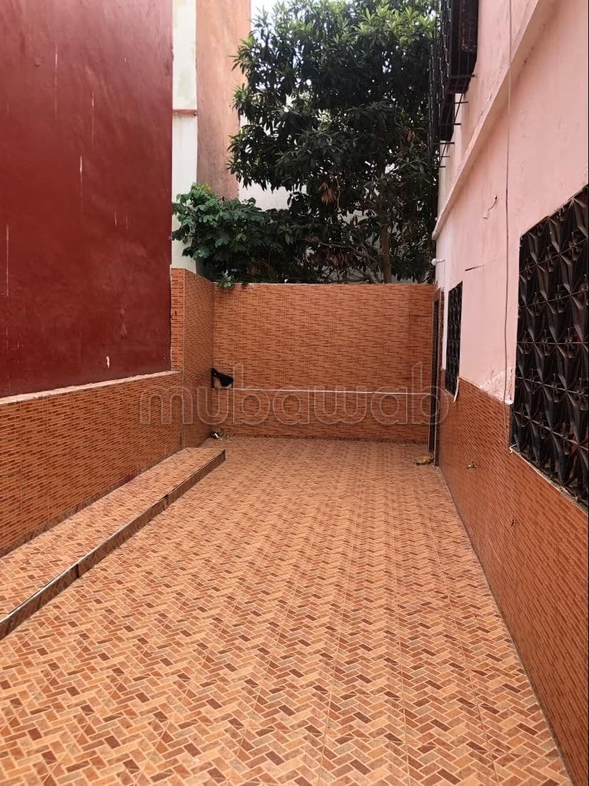 Maison à la vente à Mdiq. 6 grandes pièces