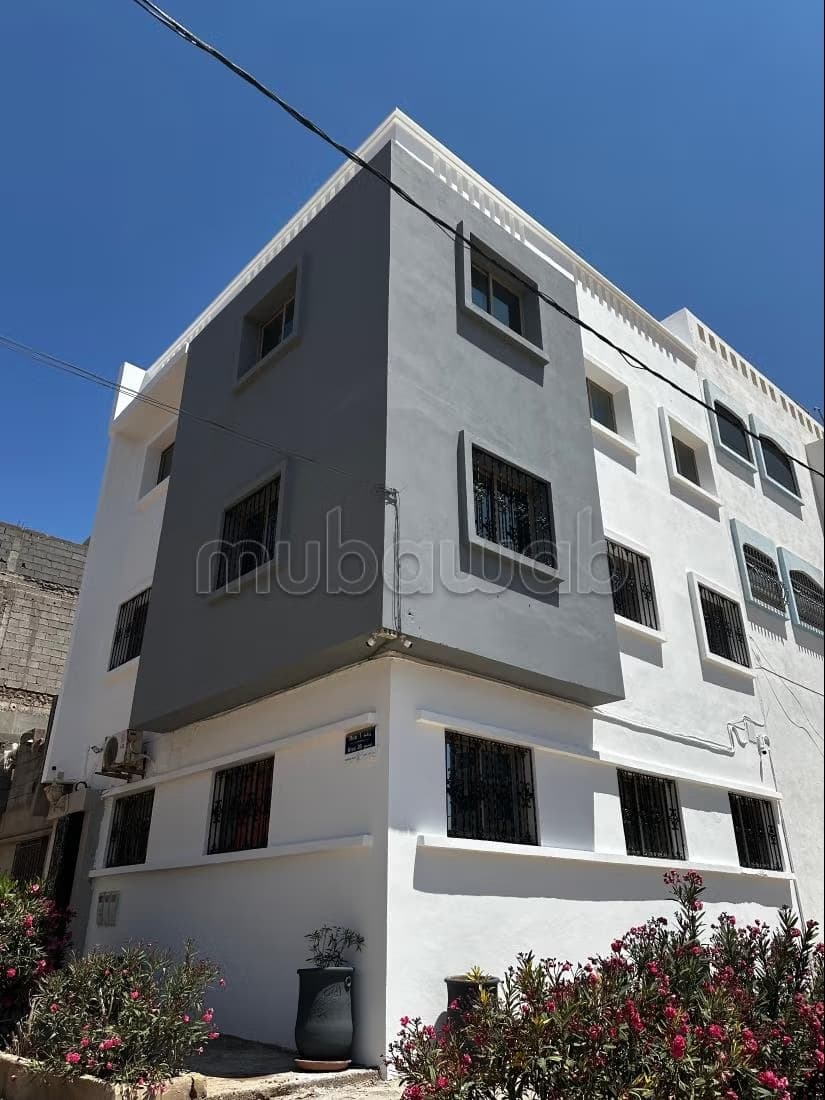 Maison à l'achat à Haut Anza. 5 chambres agréables. Porte...