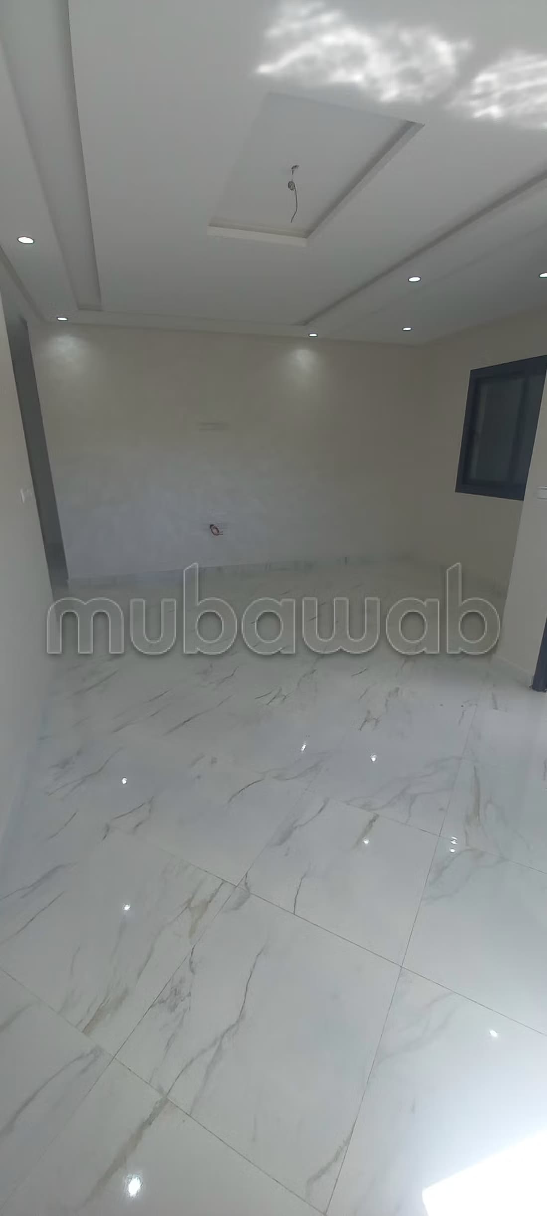 Appartement à louer à Moujahidine. Surface totale 90 m². A...