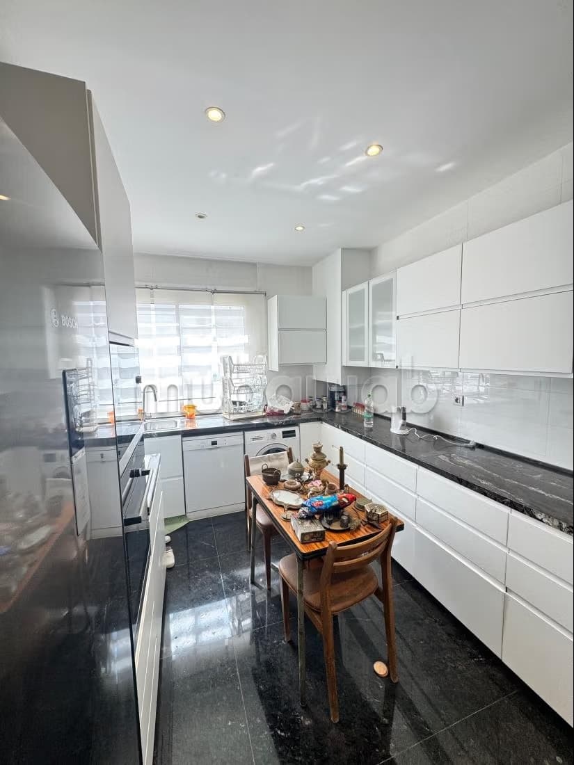 Appartement en vente à Riyad. 3 chambres agréables. Meublé