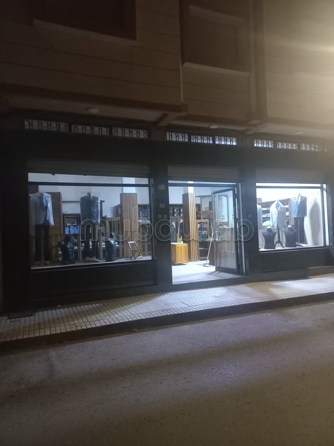 Local commercial en location en Centre ville. Surface de 140...