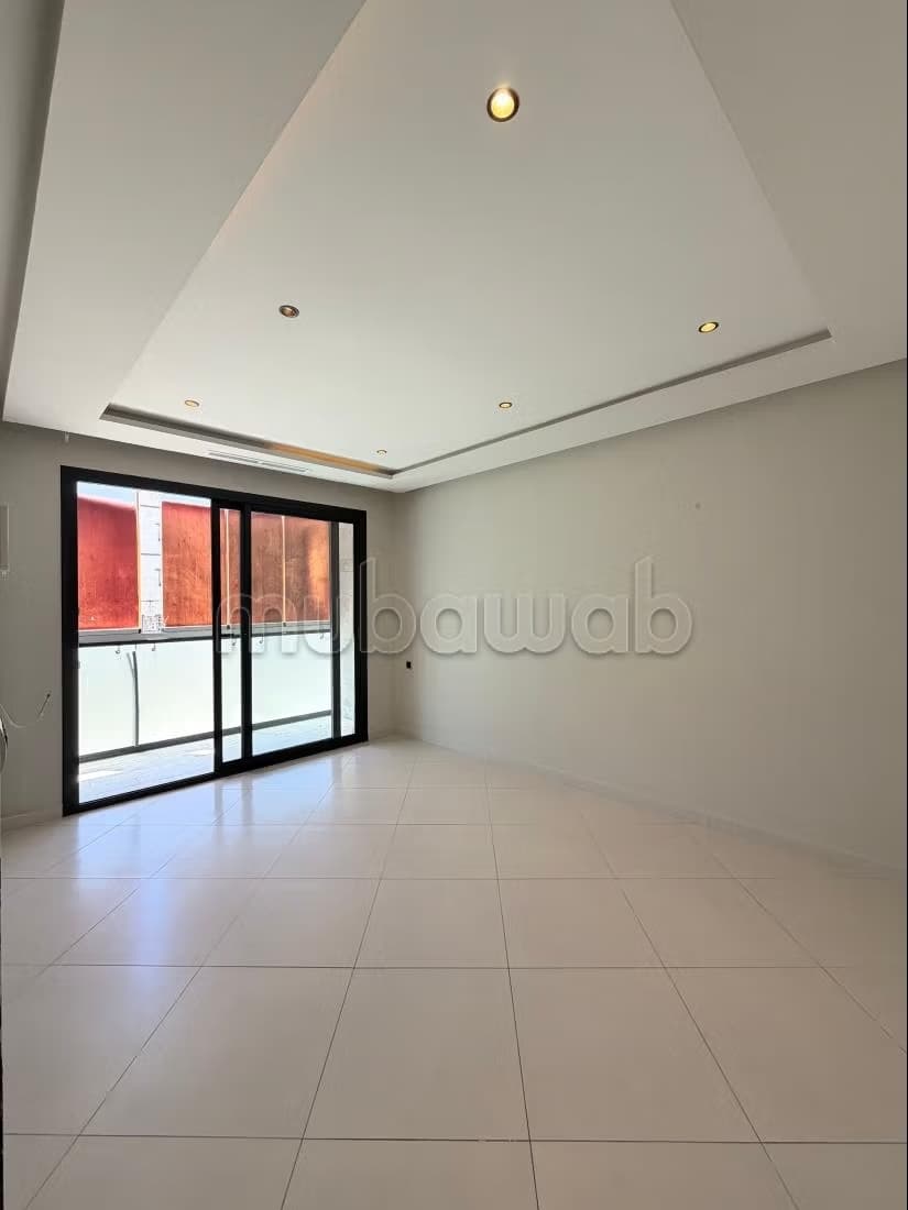 Vend appartement à Du Golf. 4 pièces. Double vitrage et chau...