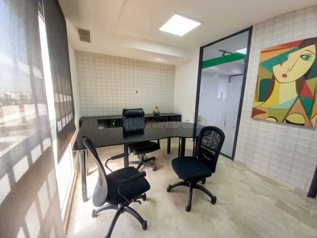 Bureau à louer à Riviera. Surface totale 66 m²