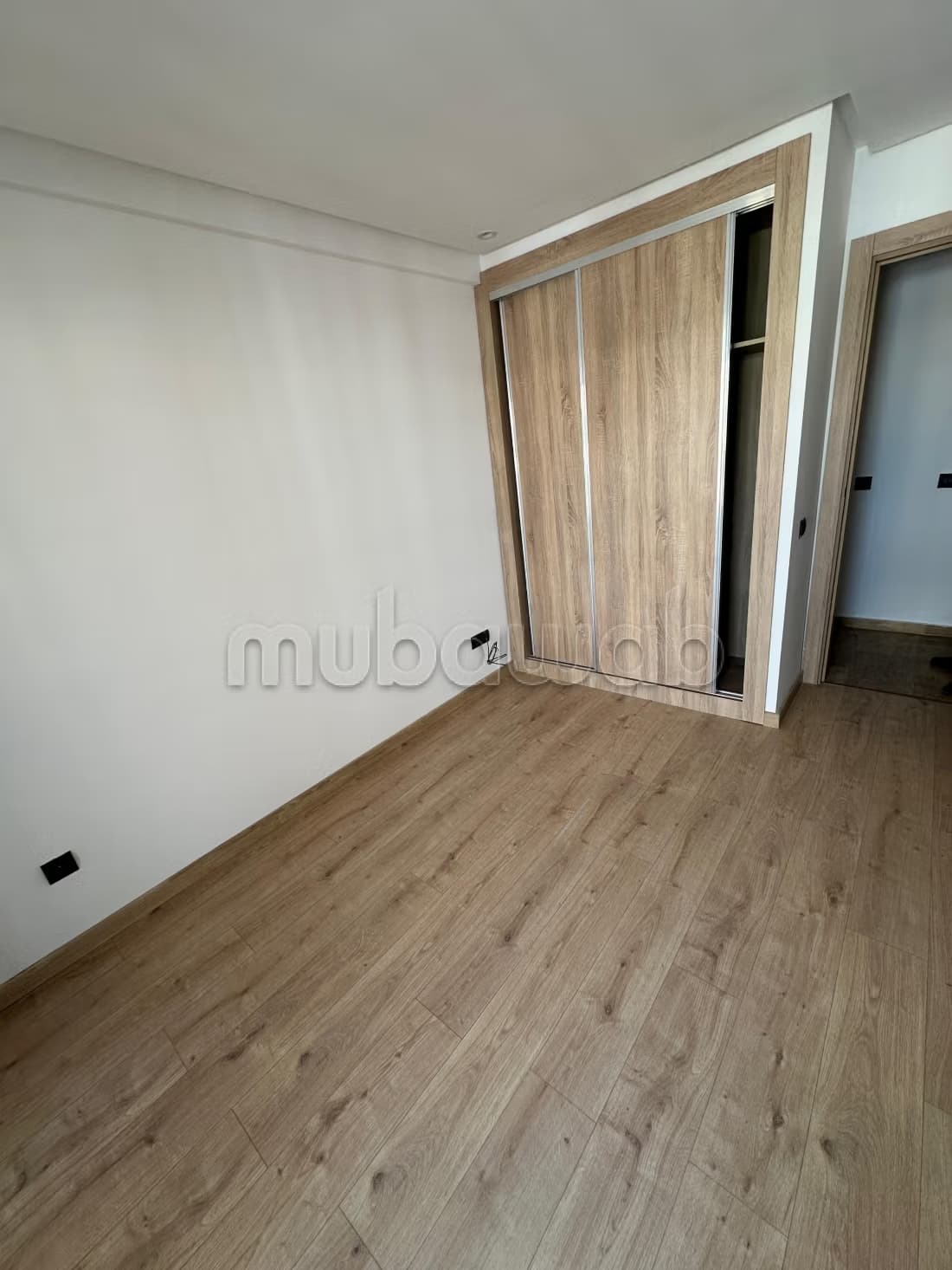 Appartement a louer vide avec balcon 15min a Agdal