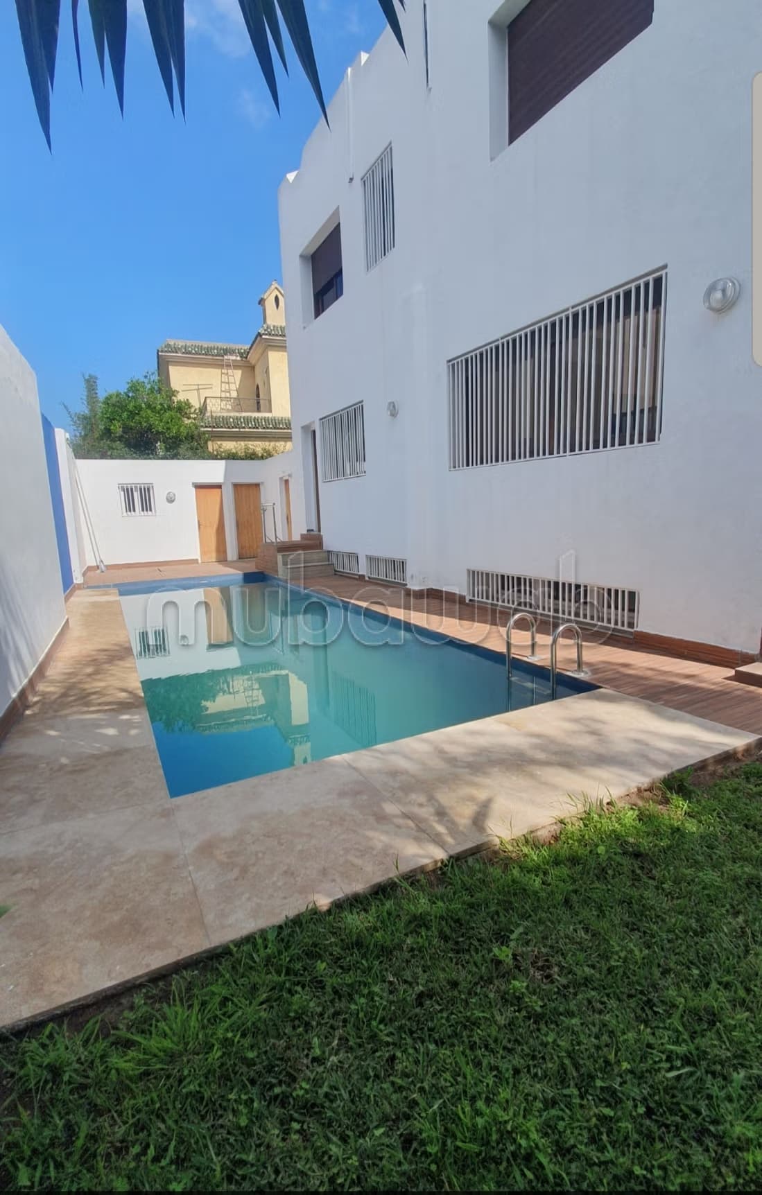 Villa avec piscine à louer à Cil