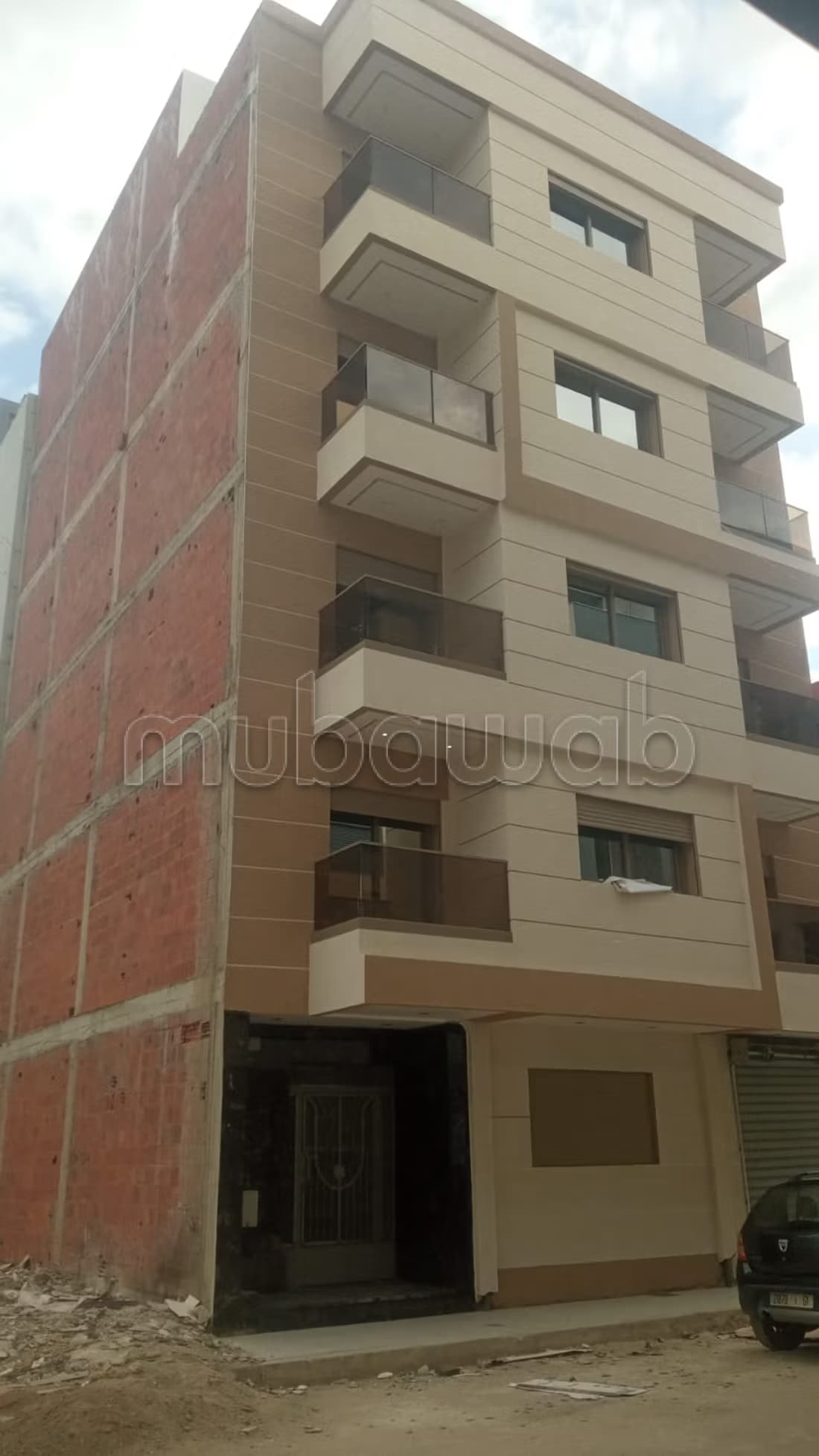 Appartement en vente à Kouilma. Superficie 94 m². Ascenseur...