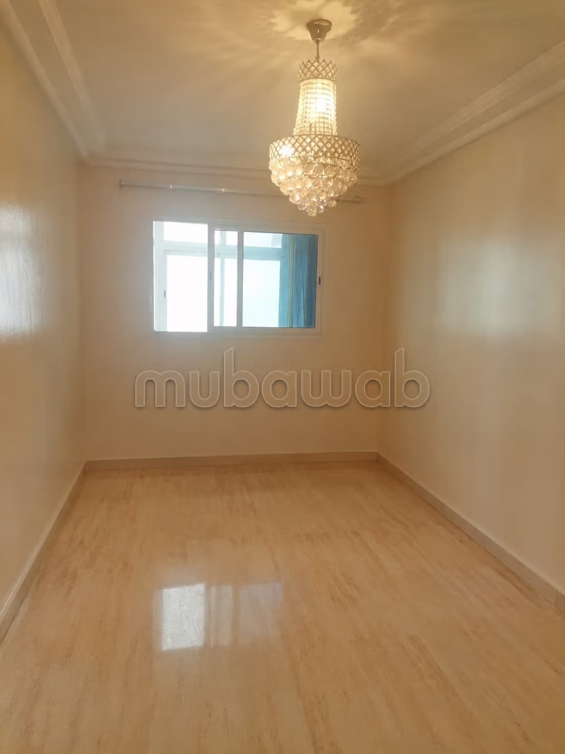 Apparemment à vendre à roches noires