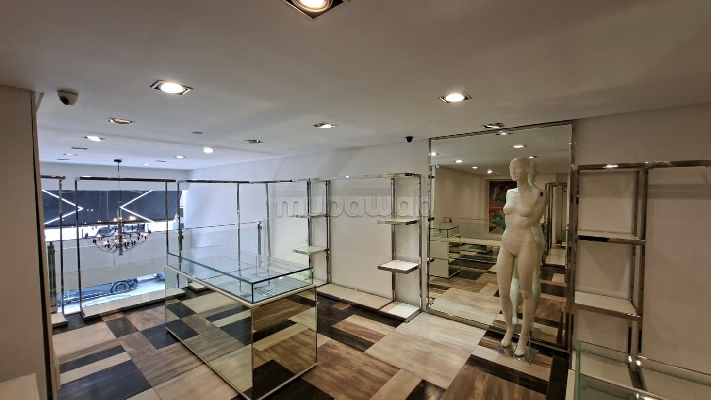Local commercial 154 m² aménagé équipé