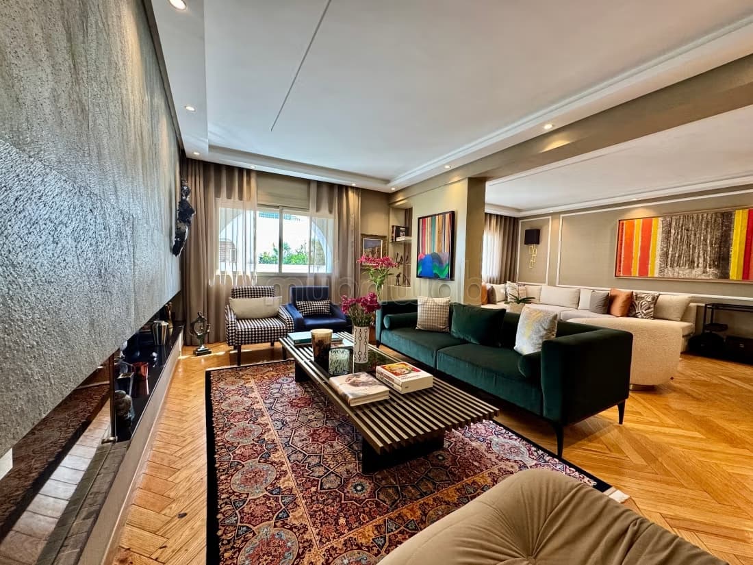 Triangle d’Or – Appartement rénové à la vente