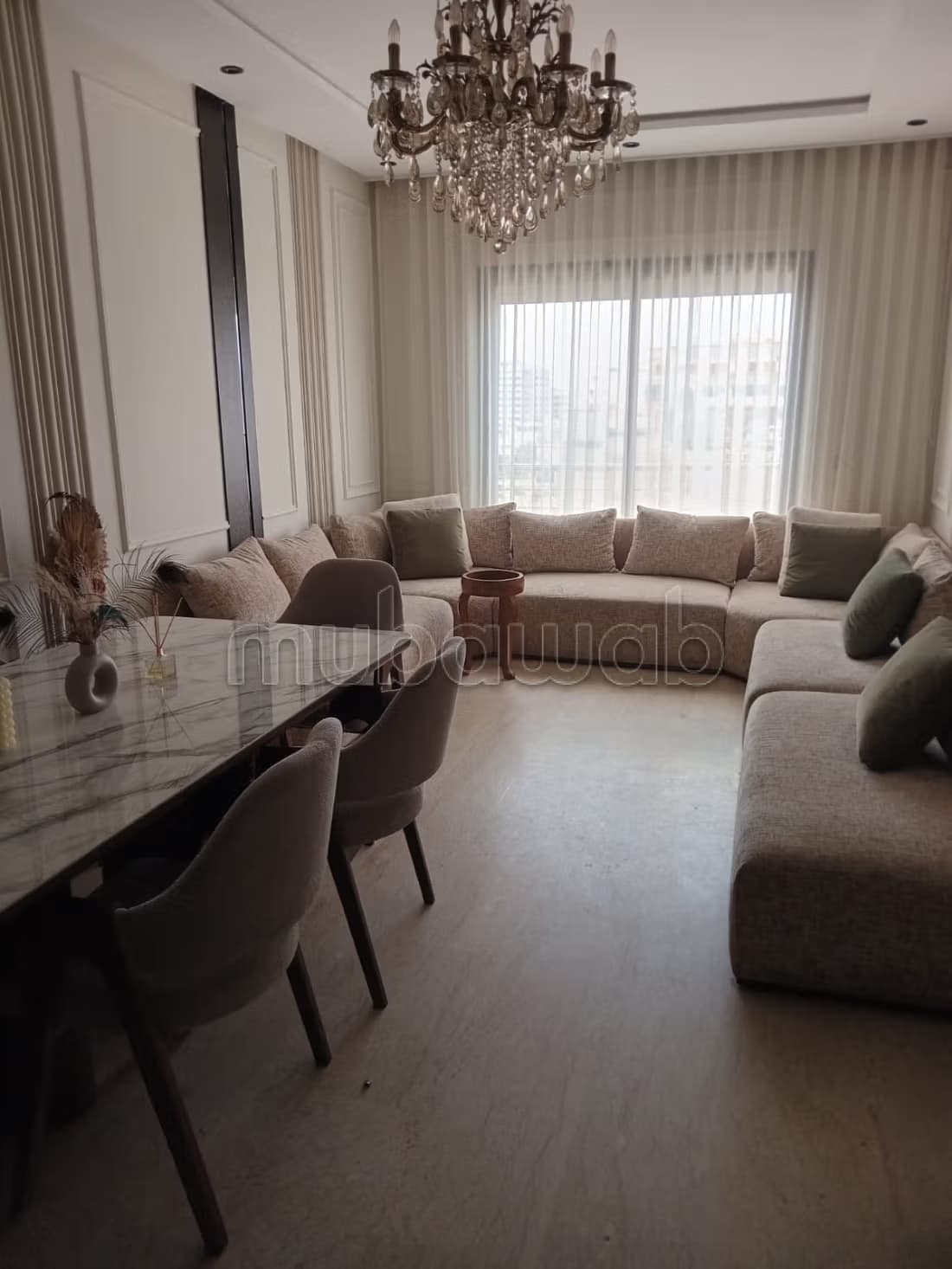 Vend appartement à Bourgogne Est. 3 chambres agréables