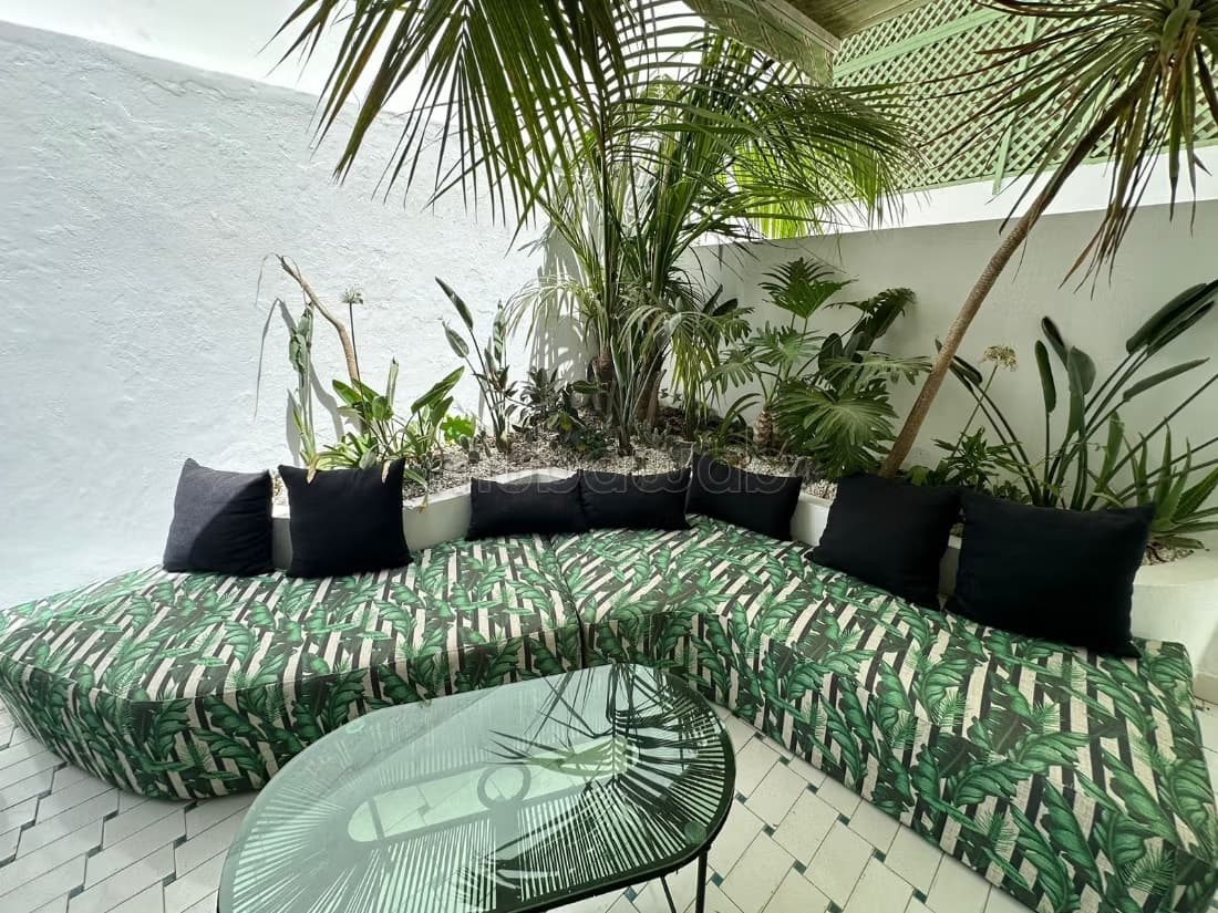 Appartement meublé terrasse à louer triangle d'or