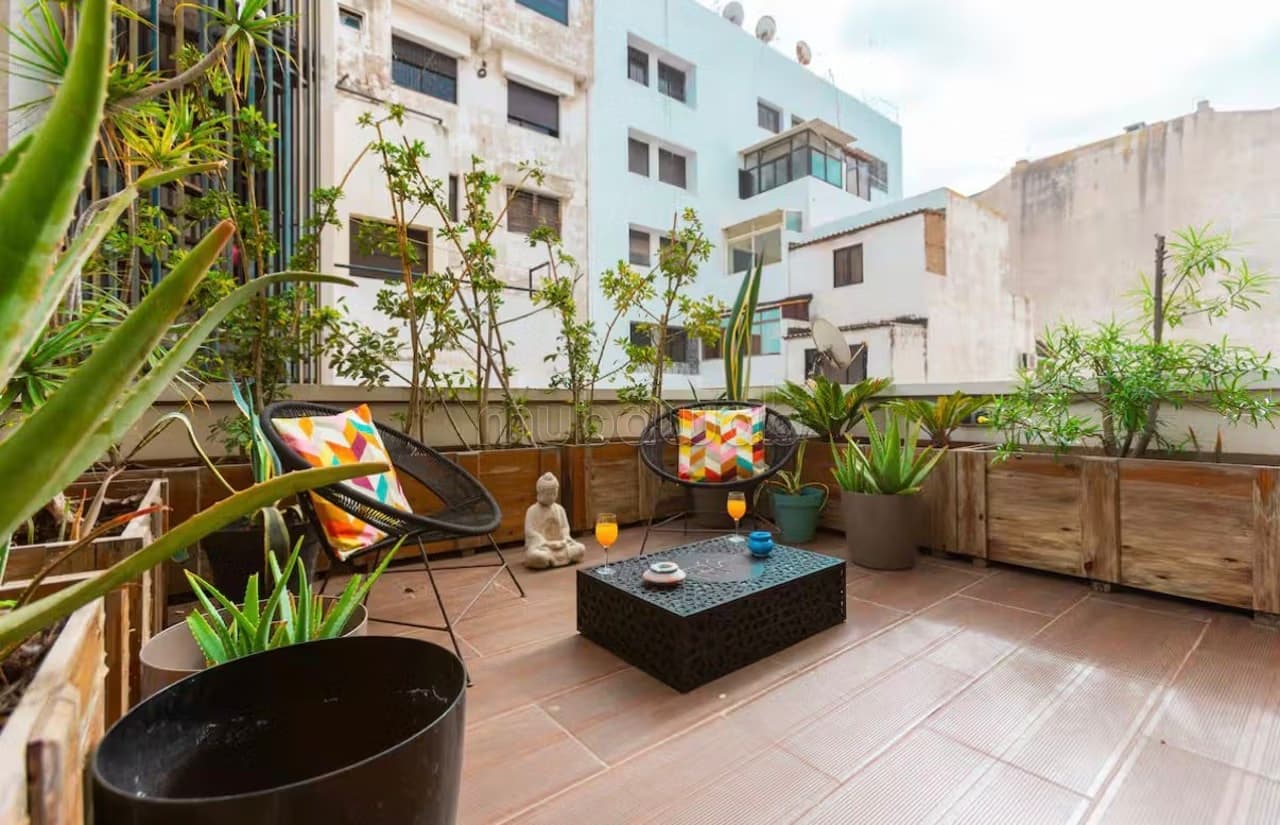 Appartement en location à Racine. Surface totale 201 m². B...