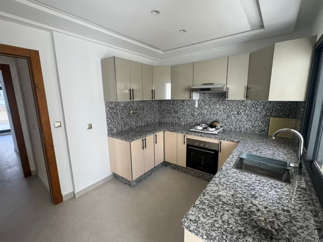Bel Appartement avec grande terrasse à iberia