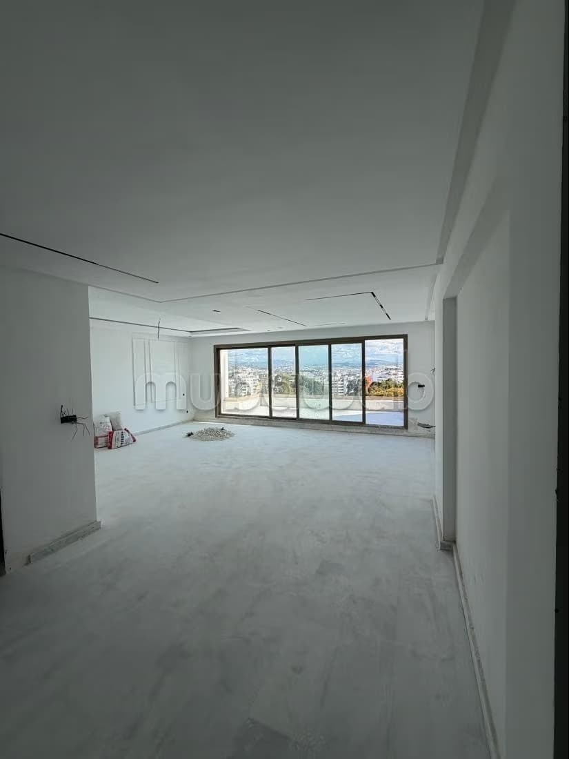 Duplex à vendre à Iberie. 3 jolies chambres. Porte robuste...