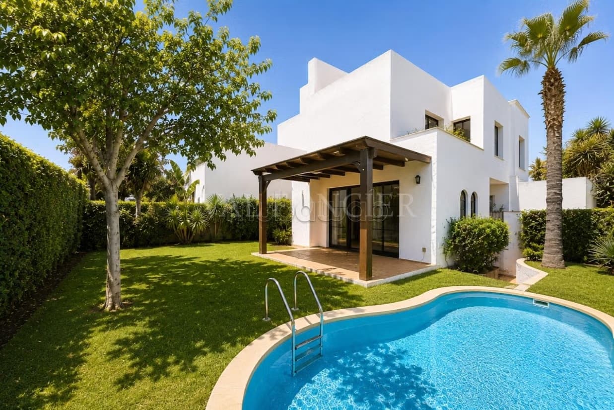 Villa à louer à Ain Diab 4 chambres avec piscine, résidence...