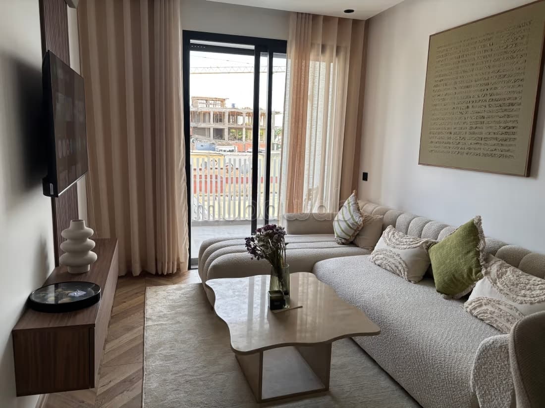 Grand studio meublé neuf 47m2 à Casa avec parking