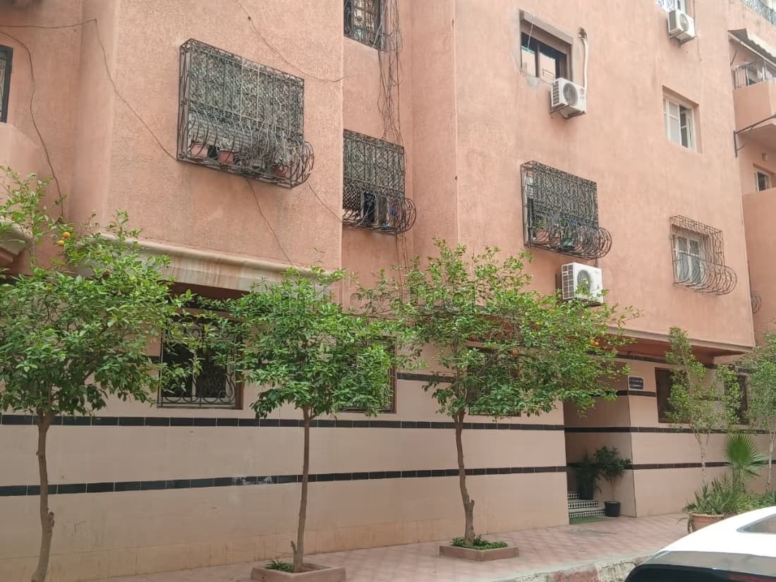 Appartement à vendre à Issil. Surface totale 220 m². Ascen...