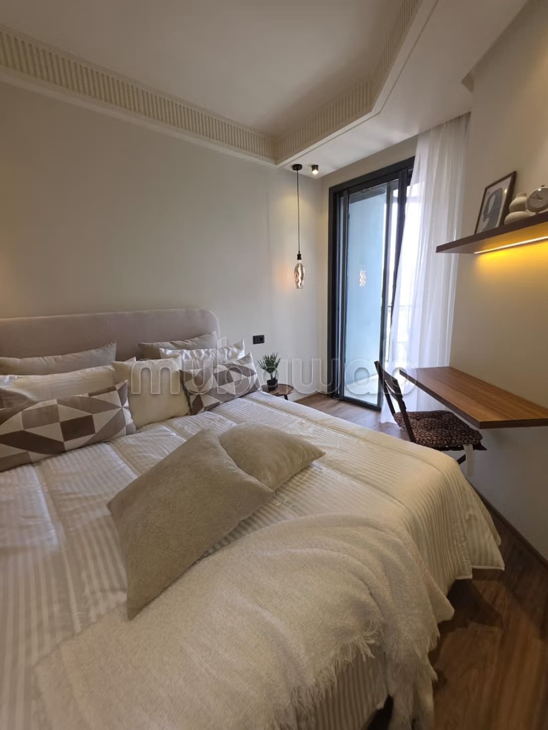 Location d'un appartement à Oasis. 1 Pièce. Bien meublé